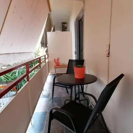 Cozy Near Metro Station Agia Marina アパート アテネ